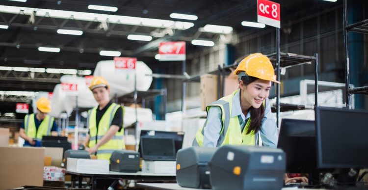 Effektiv lagerhantering med affärssystem för järnhandel